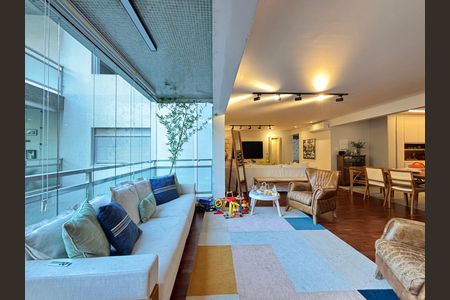 Apartamento à venda com 154m², 3 quartos e 2 vagas Apartamento à venda com 154m², 3 quartos e 2 vagasSala/Cozinha