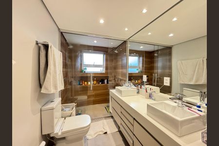 Apartamento à venda com 154m², 3 quartos e 2 vagas Apartamento à venda com 154m², 3 quartos e 2 vagasBanheiro da Suíte