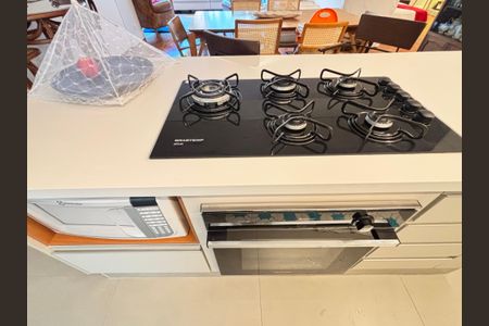 Apartamento à venda com 154m², 3 quartos e 2 vagas Apartamento à venda com 154m², 3 quartos e 2 vagasCozinha