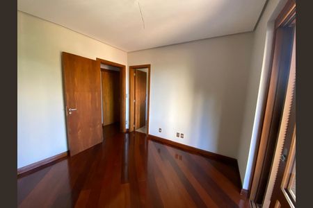 Apartamento à venda com 277m², 3 quartos e 2 vagasQuarto