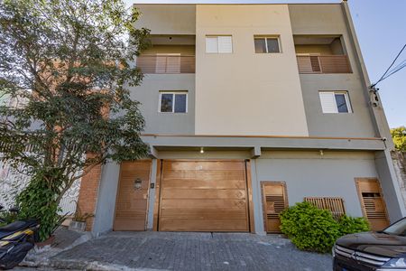 Casa à venda com 64m², 2 quartos e 1 vaga Casa à venda com 64m², 2 quartos e 1 vagaFachada