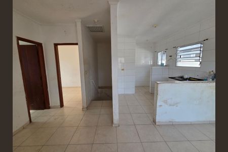 Sala de casa de condomínio para alugar com 2 quartos, 54m² em Parque das Americas, Praia Grande