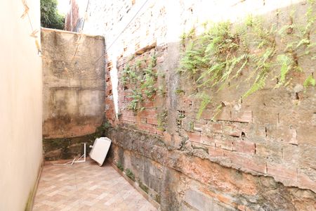Casa para alugar com 40m², 2 quartos e 1 vagaÁrea de Serviço