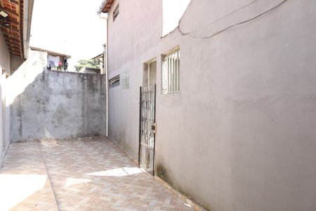 Casa para alugar com 40m², 2 quartos e 1 vagaQuintal