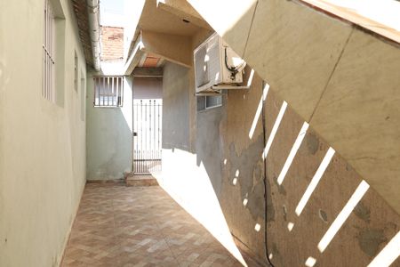 Casa para alugar com 40m², 2 quartos e 1 vagaQuintal