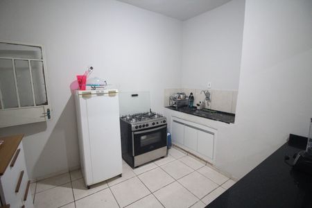 Casa à venda com 240m², 2 quartos e 2 vagasCozinha