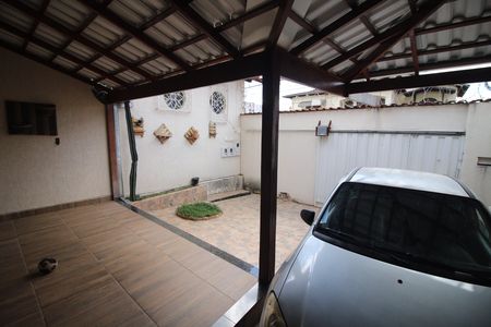 Casa à venda com 240m², 2 quartos e 2 vagasQuintal