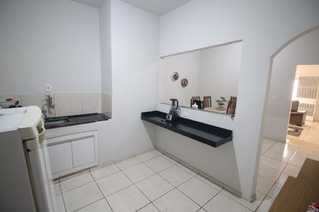 Casa à venda com 240m², 2 quartos e 2 vagasCozinha