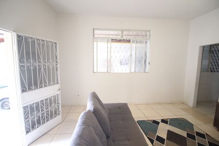 Sala de casa à venda com 2 quartos, 240m² em Novo Eldorado, Contagem