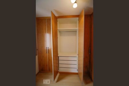 Apartamento à venda com 80m², 3 quartos e 1 vagaQuarto
