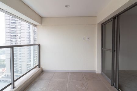 Apartamento à venda com 79m², 2 quartos e 1 vaga Apartamento à venda com 79m², 2 quartos e 1 vagaVaranda