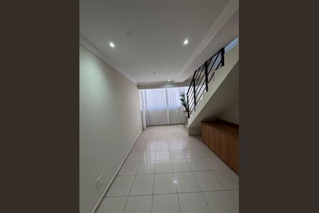 Apartamento para alugar com 188m², 4 quartos e 3 vagasSala