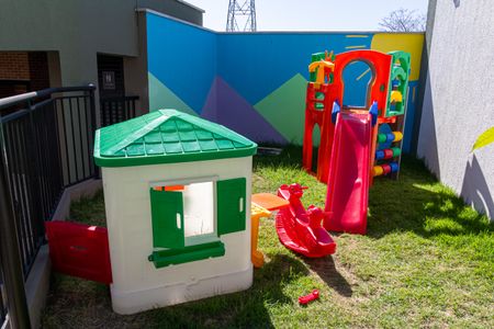 Apartamento para alugar com 45m², 2 quartos e 1 vaga Apartamento para alugar com 45m², 2 quartos e 1 vagaÁrea comum - Playground