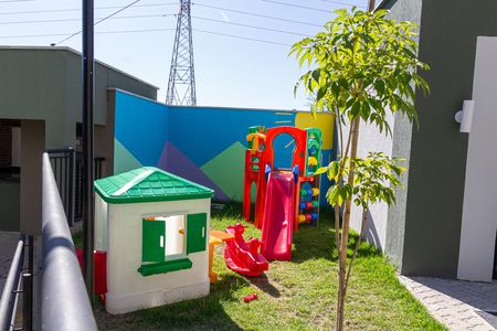 Apartamento para alugar com 45m², 2 quartos e 1 vaga Apartamento para alugar com 45m², 2 quartos e 1 vagaÁrea comum - Playground