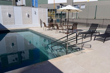 Apartamento para alugar com 45m², 2 quartos e 1 vaga Apartamento para alugar com 45m², 2 quartos e 1 vagaÁrea comum - Piscina