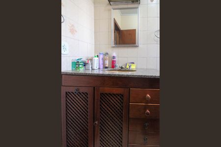 Casa à venda com 190m², 3 quartos e 3 vagasBanheiro Suíte 2
