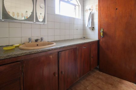Casa à venda com 190m², 3 quartos e 3 vagasBanheiro Suíte 3
