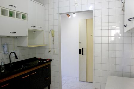 Apartamento à venda com 55m², 2 quartos e 1 vagaCozinha 