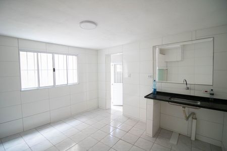 SALA E COZINHA de casa para alugar com 1 quarto, 29m² em Jardim Peri, São Paulo