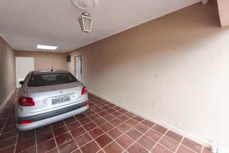 Casa para alugar com 360m², 3 quartos e sem vagaQuintal - Garagem