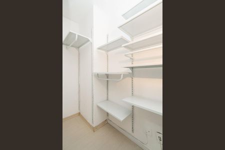 Apartamento à venda com 70m², 2 quartos e 1 vaga Apartamento à venda com 70m², 2 quartos e 1 vagacloset