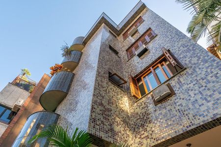 Apartamento à venda com 70m², 2 quartos e 1 vaga Apartamento à venda com 70m², 2 quartos e 1 vagaFachada