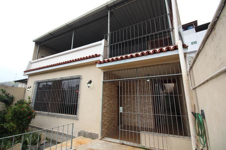 Casa para alugar com 251m², 3 quartos e 1 vagaFrente