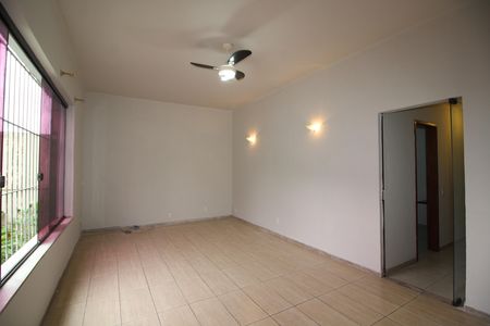 Casa para alugar com 251m², 3 quartos e 1 vagaSala