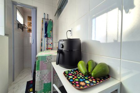 Apartamento para alugar com 66m², 2 quartos e 1 vagaÁrea de Serviço