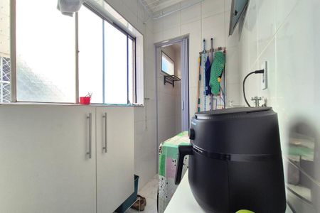Apartamento para alugar com 66m², 2 quartos e 1 vagaÁrea de Serviço