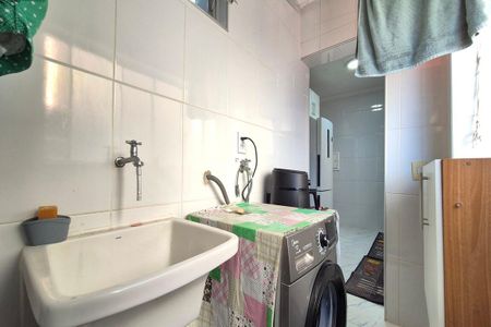 Apartamento para alugar com 66m², 2 quartos e 1 vagaÁrea de Serviço