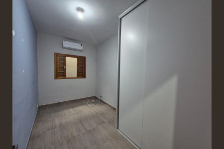 Casa para alugar com 180m², 2 quartos e 2 vagas Casa para alugar com 180m², 2 quartos e 2 vagasQuarto