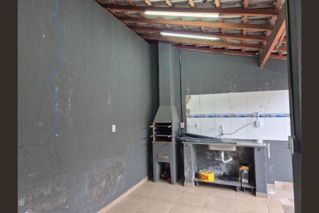 Casa para alugar com 180m², 2 quartos e 2 vagas Casa para alugar com 180m², 2 quartos e 2 vagasÁrea externa