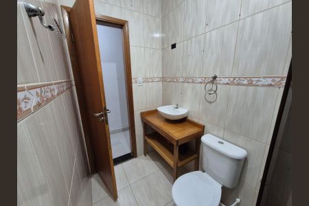 Casa para alugar com 180m², 2 quartos e 2 vagas Casa para alugar com 180m², 2 quartos e 2 vagasBanheiro