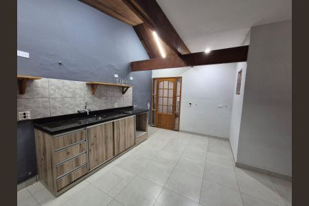 Casa para alugar com 180m², 2 quartos e 2 vagas Casa para alugar com 180m², 2 quartos e 2 vagasCozinha