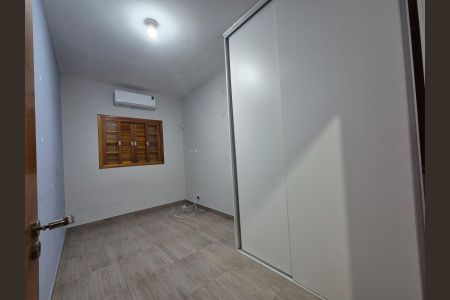 Casa para alugar com 180m², 2 quartos e 2 vagas Casa para alugar com 180m², 2 quartos e 2 vagasQuarto