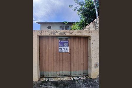Casa à venda com 360m², 3 quartos e 2 vagas Casa à venda com 360m², 3 quartos e 2 vagasFachada/ Placa RMGS-51