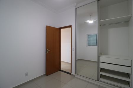 Quarto 1 de apartamento para alugar com 2 quartos, 60m² em Jardim Inconfidência, Uberlândia