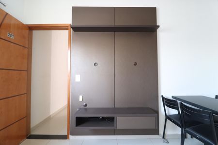 Sala de apartamento para alugar com 2 quartos, 60m² em Jardim Inconfidência, Uberlândia