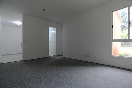 Sala de apartamento para alugar com 2 quartos, 44m² em Jardim Marica, Mogi das Cruzes
