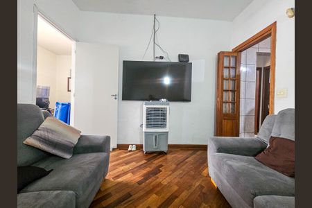 Casa à venda com 190m², 3 quartos e 2 vagas Casa à venda com 190m², 3 quartos e 2 vagasSala