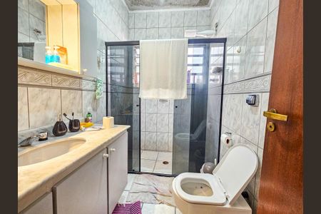 Casa à venda com 190m², 3 quartos e 2 vagas Casa à venda com 190m², 3 quartos e 2 vagasBanheiro