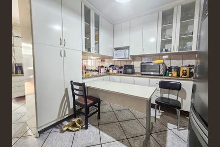 Casa à venda com 190m², 3 quartos e 2 vagas Casa à venda com 190m², 3 quartos e 2 vagasCozinha