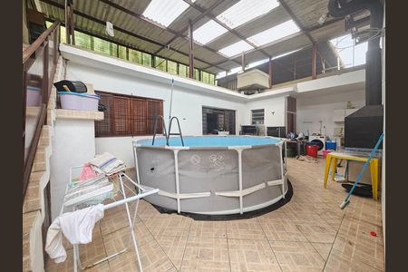 Casa à venda com 190m², 3 quartos e 2 vagas Casa à venda com 190m², 3 quartos e 2 vagasQuintal