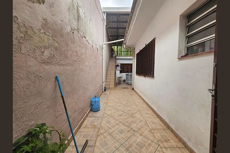 Casa à venda com 190m², 3 quartos e 2 vagas Casa à venda com 190m², 3 quartos e 2 vagasCorredor