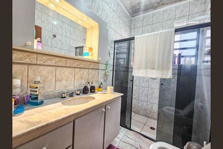 Casa à venda com 190m², 3 quartos e 2 vagas Casa à venda com 190m², 3 quartos e 2 vagasBanheiro
