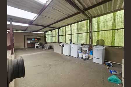 Casa à venda com 190m², 3 quartos e 2 vagas Casa à venda com 190m², 3 quartos e 2 vagasÁrea de Serviço