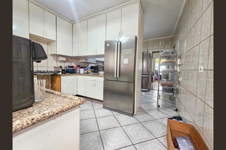 Casa à venda com 190m², 3 quartos e 2 vagas Casa à venda com 190m², 3 quartos e 2 vagasCozinha