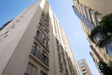 Apartamento para alugar com 75m², 2 quartos e 1 vagaFachada