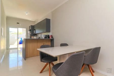 Casa à venda com 93m², 2 quartos e 1 vagaSala